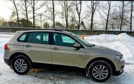 Volkswagen Tiguan II, 2018 год, 1 730 000 рублей, 3 фотография