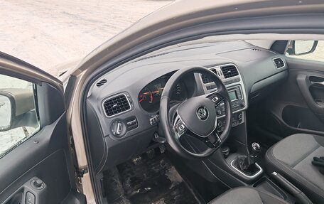 Volkswagen Polo VI (EU Market), 2015 год, 1 100 000 рублей, 11 фотография