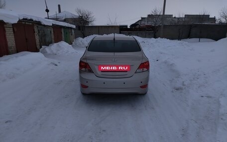 Hyundai Solaris II рестайлинг, 2011 год, 530 000 рублей, 4 фотография