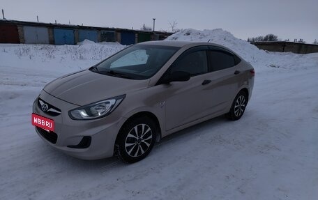 Hyundai Solaris II рестайлинг, 2011 год, 530 000 рублей, 8 фотография