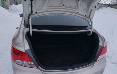 Hyundai Solaris II рестайлинг, 2011 год, 530 000 рублей, 17 фотография