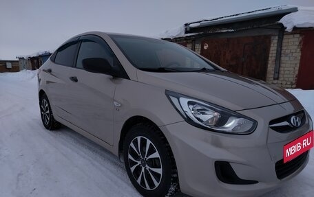 Hyundai Solaris II рестайлинг, 2011 год, 530 000 рублей, 9 фотография