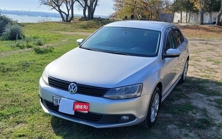 Volkswagen Jetta VI, 2013 год, 1 000 000 рублей, 1 фотография