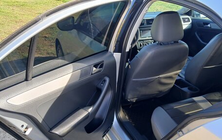 Volkswagen Jetta VI, 2013 год, 1 000 000 рублей, 9 фотография