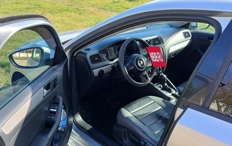 Volkswagen Jetta VI, 2013 год, 1 000 000 рублей, 10 фотография