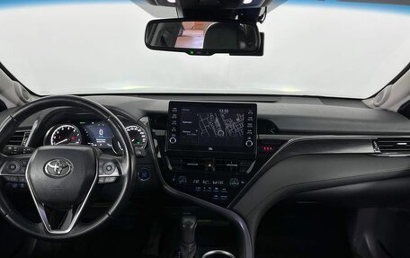 Toyota Camry, 2021 год, 4 150 000 рублей, 9 фотография