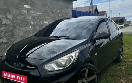 Hyundai Solaris II рестайлинг, 2012 год, 680 000 рублей, 6 фотография