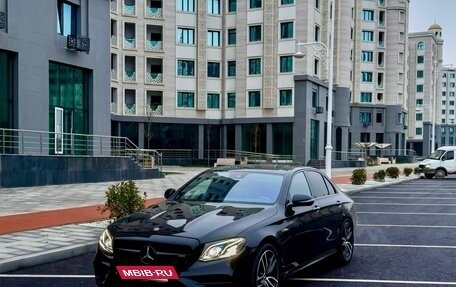 Mercedes-Benz E-Класс AMG, 2018 год, 4 400 000 рублей, 2 фотография