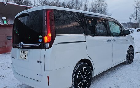 Toyota Esquire I, 2015 год, 2 150 000 рублей, 5 фотография