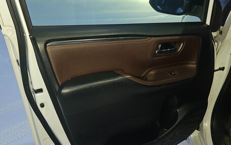 Toyota Esquire I, 2015 год, 2 150 000 рублей, 9 фотография