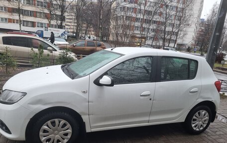 Renault Sandero II рестайлинг, 2014 год, 650 000 рублей, 13 фотография