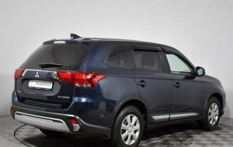 Mitsubishi Outlander III рестайлинг 3, 2018 год, 1 590 000 рублей, 5 фотография