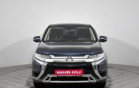 Mitsubishi Outlander III рестайлинг 3, 2018 год, 1 590 000 рублей, 2 фотография