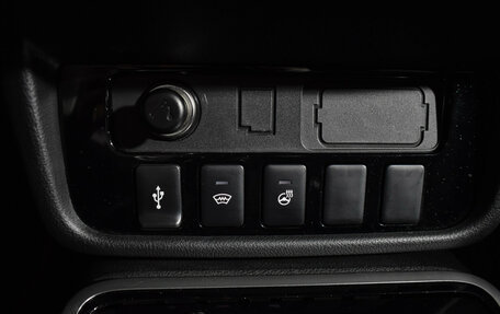 Mitsubishi Outlander III рестайлинг 3, 2018 год, 1 590 000 рублей, 15 фотография