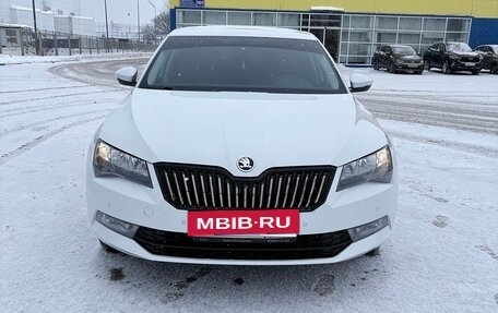 Skoda Superb III рестайлинг, 2019 год, 2 050 000 рублей, 1 фотография