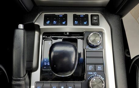 Toyota Land Cruiser 200, 2015 год, 6 850 000 рублей, 15 фотография