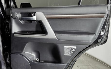 Toyota Land Cruiser 200, 2015 год, 6 850 000 рублей, 21 фотография