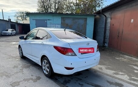 Hyundai Solaris II рестайлинг, 2011 год, 880 000 рублей, 4 фотография