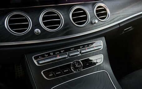 Mercedes-Benz E-Класс, 2019 год, 3 348 000 рублей, 10 фотография