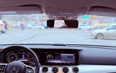 Mercedes-Benz E-Класс, 2019 год, 4 200 000 рублей, 3 фотография