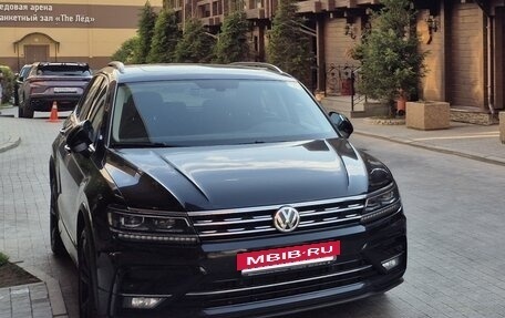 Volkswagen Tiguan II, 2018 год, 3 693 000 рублей, 4 фотография
