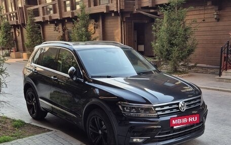 Volkswagen Tiguan II, 2018 год, 3 693 000 рублей, 3 фотография