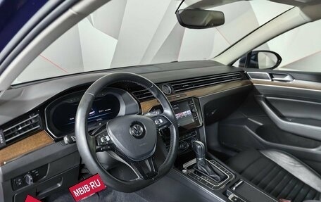 Volkswagen Passat B8 рестайлинг, 2018 год, 2 595 000 рублей, 19 фотография