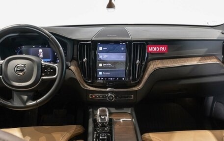 Volvo XC60 II, 2022 год, 5 500 000 рублей, 6 фотография