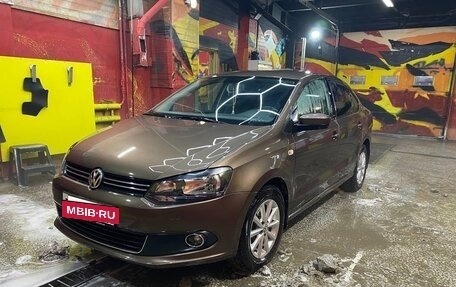 Volkswagen Polo VI (EU Market), 2015 год, 880 000 рублей, 2 фотография