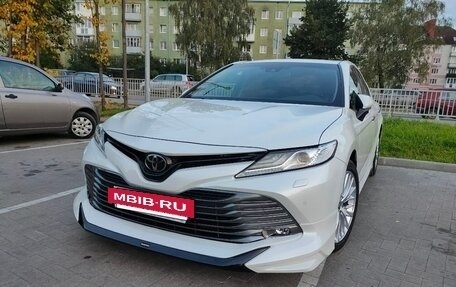 Toyota Camry, 2021 год, 3 950 000 рублей, 5 фотография