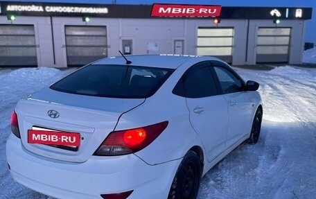 Hyundai Solaris II рестайлинг, 2013 год, 360 000 рублей, 4 фотография