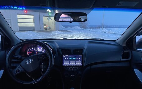 Hyundai Solaris II рестайлинг, 2013 год, 360 000 рублей, 10 фотография