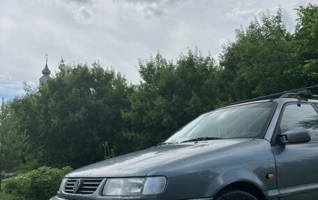 Volkswagen Passat B4, 1993 год, 350 000 рублей, 4 фотография
