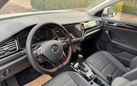 Volkswagen T-Roc I, 2022 год, 1 932 013 рублей, 14 фотография