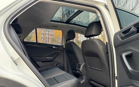 Volkswagen T-Roc I, 2022 год, 1 932 013 рублей, 11 фотография