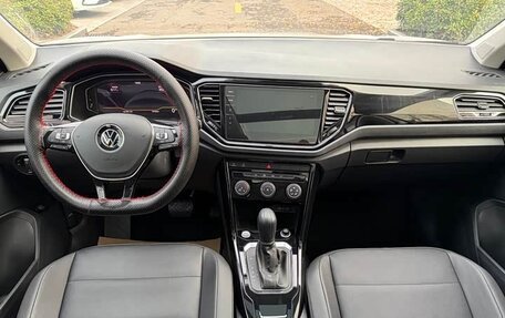 Volkswagen T-Roc I, 2022 год, 1 932 013 рублей, 15 фотография