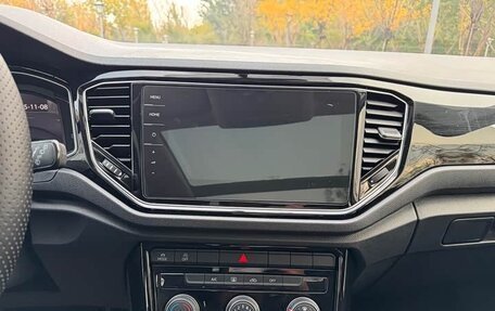 Volkswagen T-Roc I, 2022 год, 1 932 013 рублей, 21 фотография