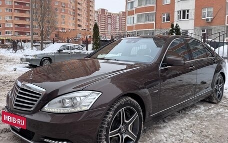 Mercedes-Benz S-Класс, 2011 год, 1 850 000 рублей, 3 фотография