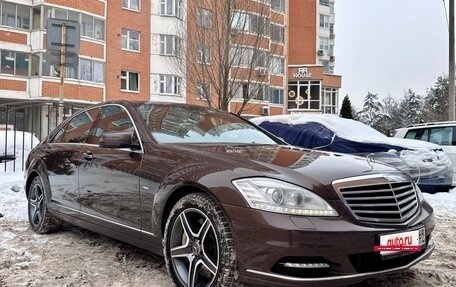 Mercedes-Benz S-Класс, 2011 год, 1 850 000 рублей, 4 фотография