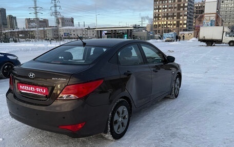 Hyundai Solaris II рестайлинг, 2015 год, 850 000 рублей, 12 фотография