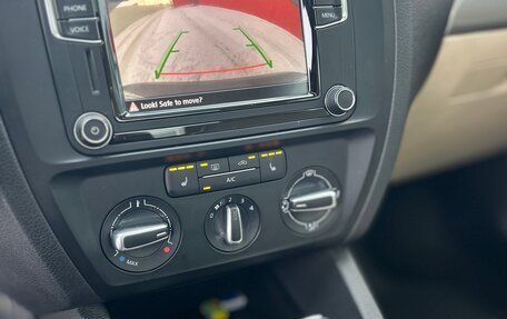 Volkswagen Jetta VI, 2016 год, 1 290 000 рублей, 21 фотография