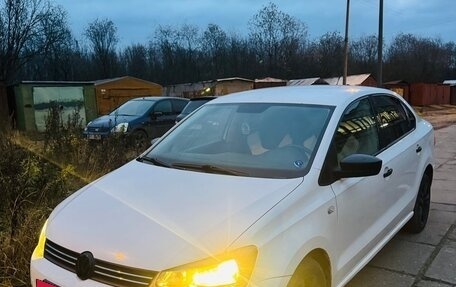 Volkswagen Polo VI (EU Market), 2010 год, 700 000 рублей, 2 фотография