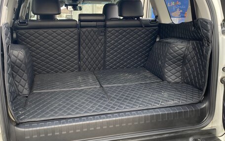 Toyota Land Cruiser Prado 150 рестайлинг 2, 2022 год, 5 500 000 рублей, 6 фотография