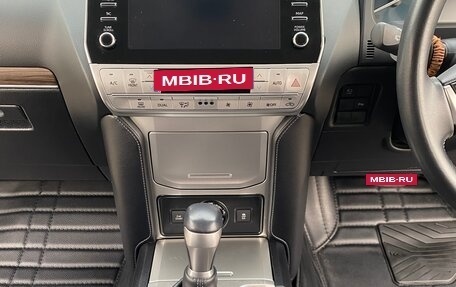 Toyota Land Cruiser Prado 150 рестайлинг 2, 2022 год, 5 500 000 рублей, 2 фотография