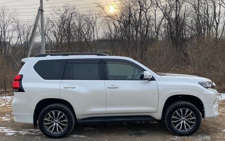 Toyota Land Cruiser Prado 150 рестайлинг 2, 2022 год, 5 500 000 рублей, 8 фотография