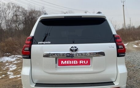 Toyota Land Cruiser Prado 150 рестайлинг 2, 2022 год, 5 500 000 рублей, 7 фотография