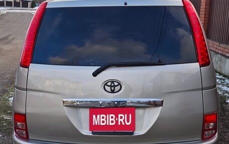 Toyota ISis I, 2005 год, 1 000 000 рублей, 2 фотография