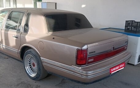 Lincoln Town Car II, 1992 год, 350 000 рублей, 2 фотография