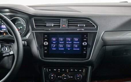 Volkswagen Tiguan II, 2018 год, 2 148 000 рублей, 13 фотография