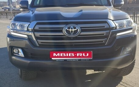 Toyota Land Cruiser 200, 2019 год, 7 250 000 рублей, 3 фотография